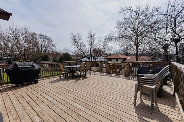 8336 Mending Wall Drive, Woodridge, IL 60517