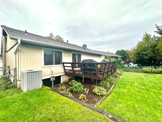 1612 Parkwood Lane NE, Cedar Rapids, IA 52402