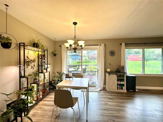 1612 Parkwood Lane NE, Cedar Rapids, IA 52402