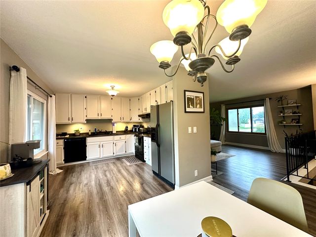 1612 Parkwood Lane NE, Cedar Rapids, IA 52402