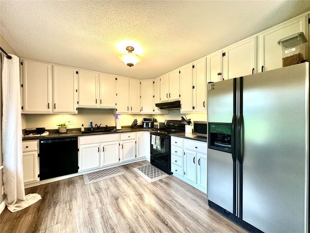 1612 Parkwood Lane NE, Cedar Rapids, IA 52402