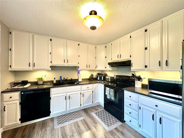 1612 Parkwood Lane NE, Cedar Rapids, IA 52402
