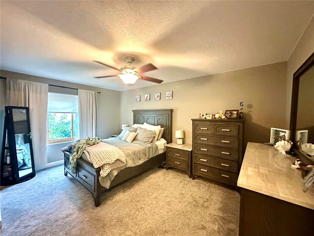 1612 Parkwood Lane NE, Cedar Rapids, IA 52402