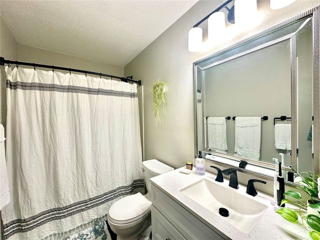 1612 Parkwood Lane NE, Cedar Rapids, IA 52402
