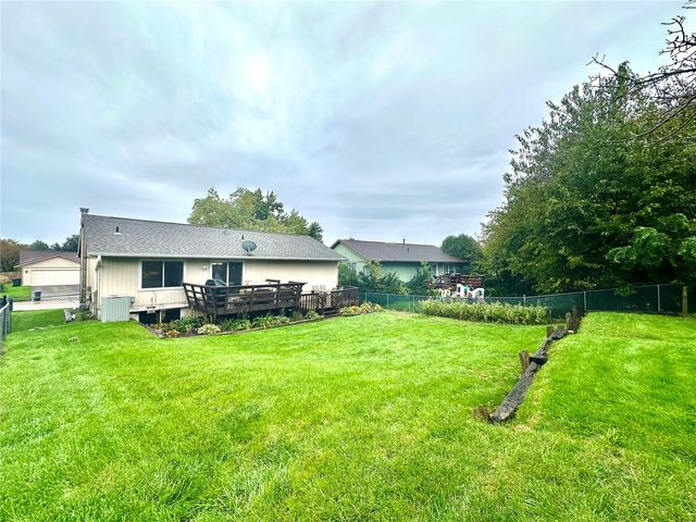 1612 Parkwood Lane NE, Cedar Rapids, IA 52402