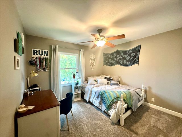 1612 Parkwood Lane NE, Cedar Rapids, IA 52402