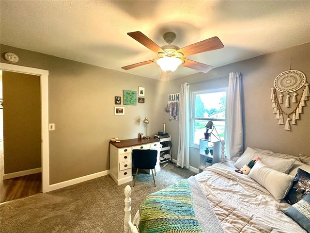 1612 Parkwood Lane NE, Cedar Rapids, IA 52402
