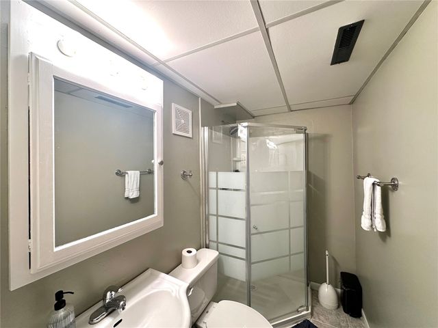1612 Parkwood Lane NE, Cedar Rapids, IA 52402