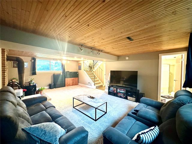 1612 Parkwood Lane NE, Cedar Rapids, IA 52402