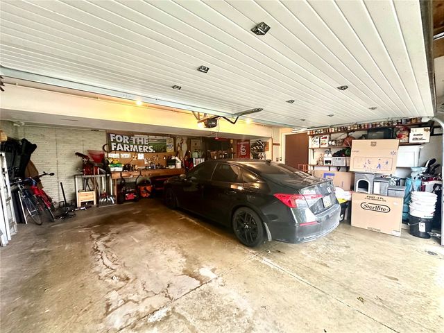 1612 Parkwood Lane NE, Cedar Rapids, IA 52402