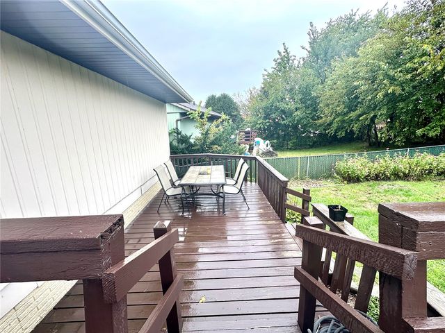 1612 Parkwood Lane NE, Cedar Rapids, IA 52402