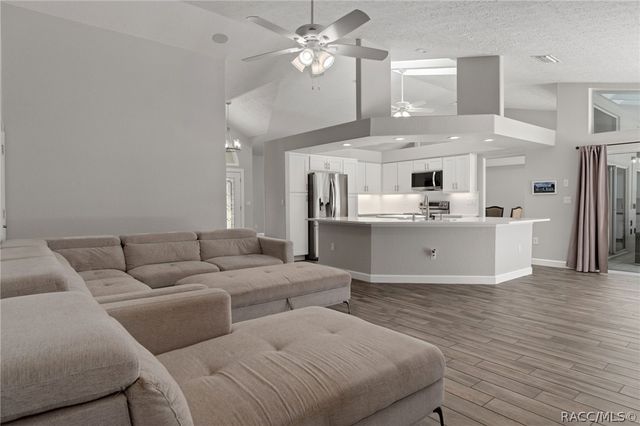 4200 W Pine Ridge Boulevard, Beverly Hills, FL 34465