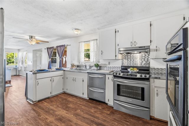 820 Harmon Street SW, North Canton, OH 44720