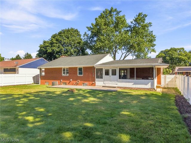 820 Harmon Street SW, North Canton, OH 44720