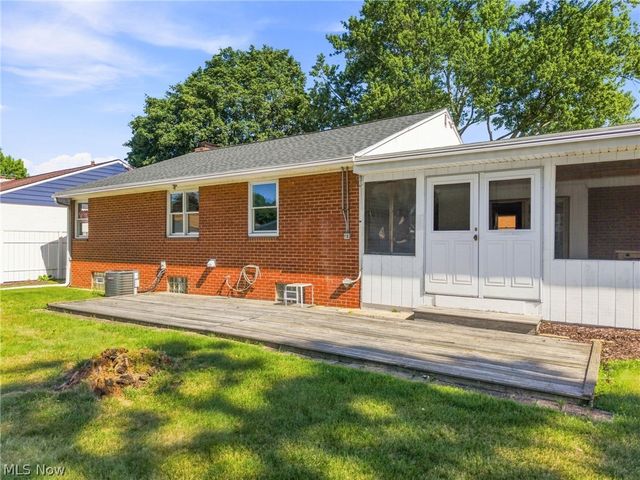 820 Harmon Street SW, North Canton, OH 44720
