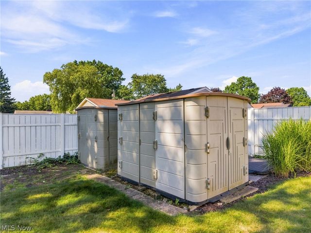 820 Harmon Street SW, North Canton, OH 44720
