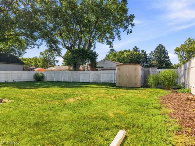 820 Harmon Street SW, North Canton, OH 44720