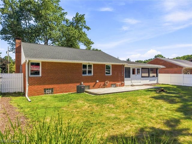820 Harmon Street SW, North Canton, OH 44720