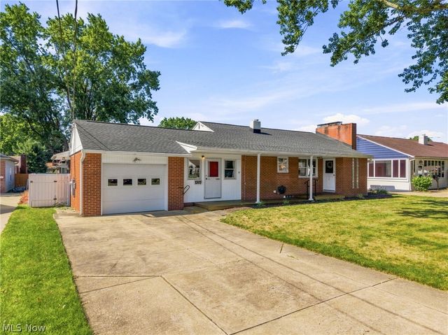 820 Harmon Street SW, North Canton, OH 44720