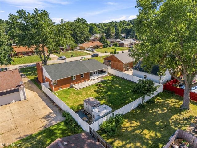 820 Harmon Street SW, North Canton, OH 44720