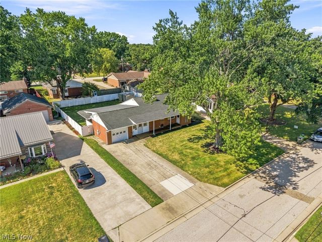 820 Harmon Street SW, North Canton, OH 44720