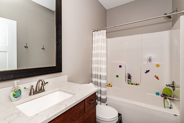 906 Baldwin Street, Maxwell, IA 50161