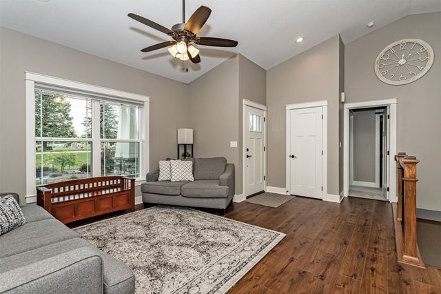 906 Baldwin Street, Maxwell, IA 50161