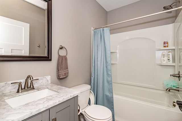 906 Baldwin Street, Maxwell, IA 50161