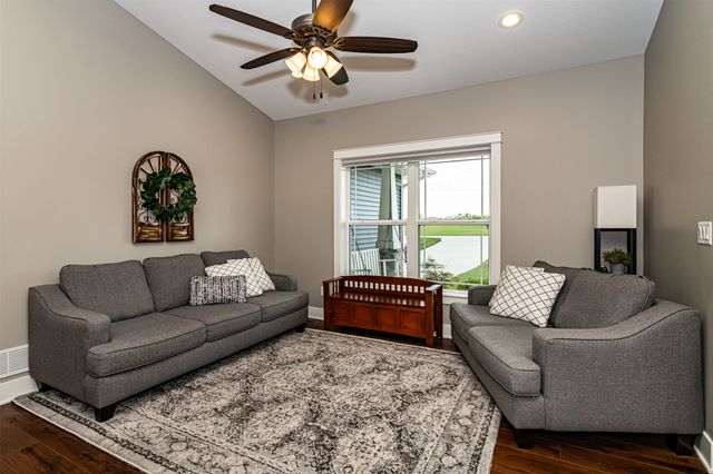 906 Baldwin Street, Maxwell, IA 50161