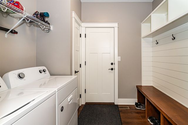 906 Baldwin Street, Maxwell, IA 50161