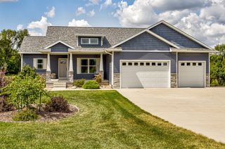 906 Baldwin Street, Maxwell, IA 50161