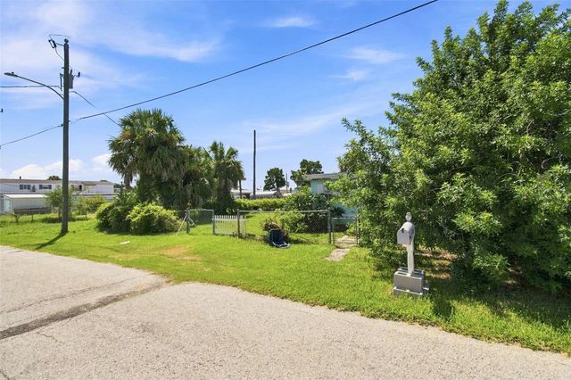6732 FLICKER LANE, Hudson, FL 34667