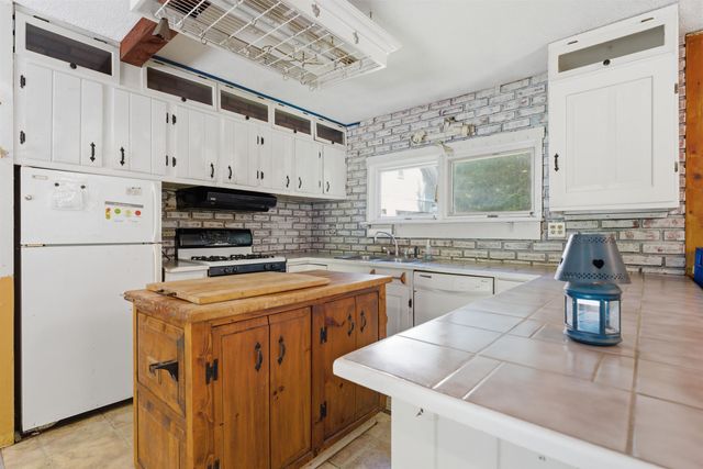 57 Vartland Ridge Road, Londonderry, VT 05148