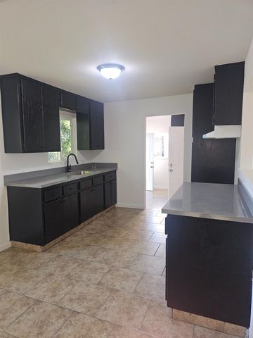 4209 Section Ave, Stockton, CA 95215