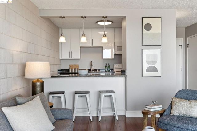 1 Kelton Ct 2D, Oakland, CA 94611