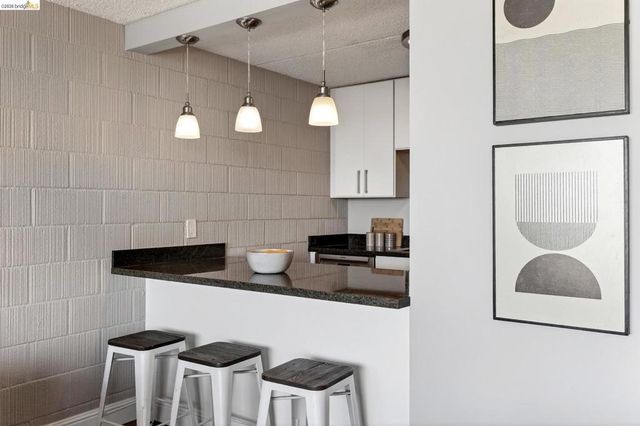 1 Kelton Ct 2D, Oakland, CA 94611