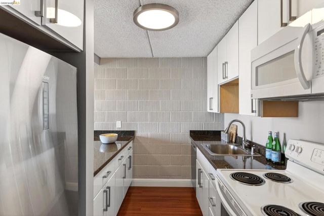 1 Kelton Ct 2D, Oakland, CA 94611