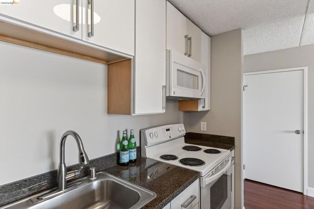 1 Kelton Ct 2D, Oakland, CA 94611