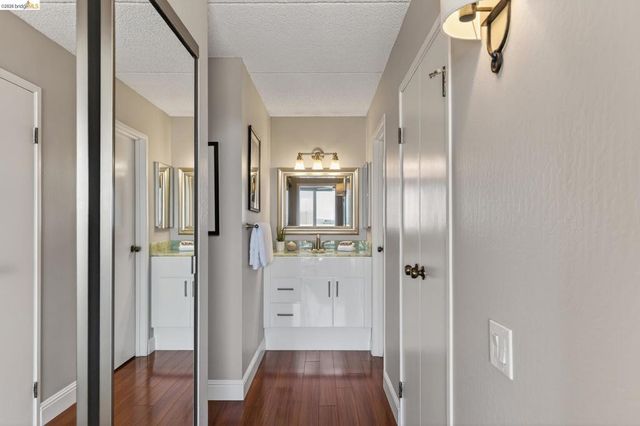 1 Kelton Ct 2D, Oakland, CA 94611