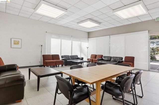 1 Kelton Ct 2D, Oakland, CA 94611