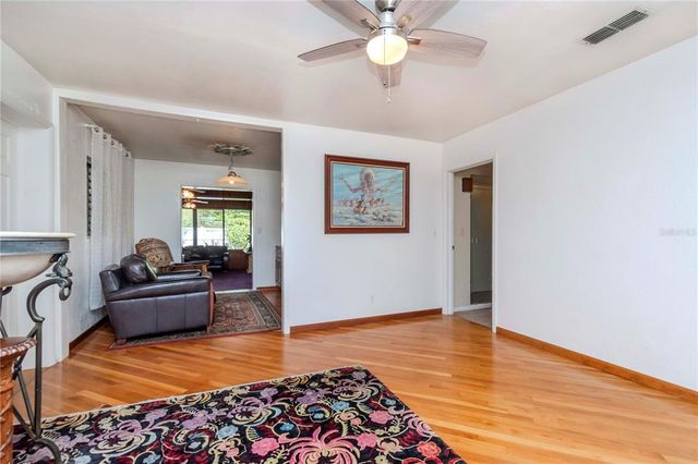 4425 W BAY VILLA AVENUE, Tampa, FL 33611