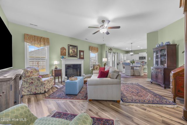 328 Windmill Light Way, Sneads Ferry, NC 28460