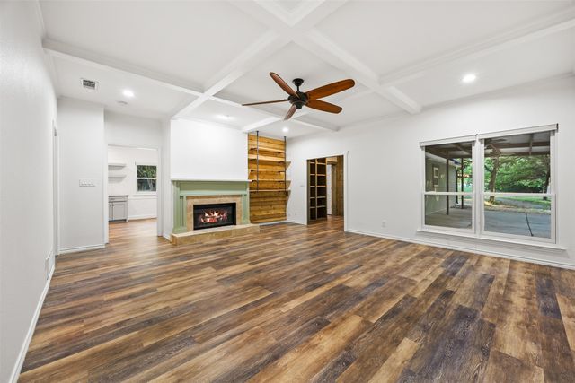 1044 E Woodridge Road, Waxahachie, TX 75165