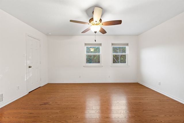 1044 E Woodridge Road, Waxahachie, TX 75165