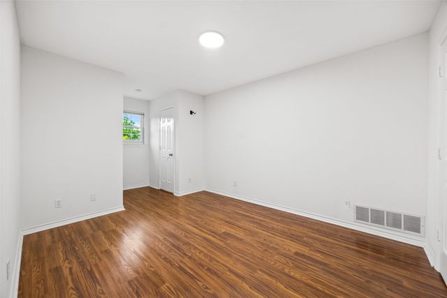1044 E Woodridge Road, Waxahachie, TX 75165