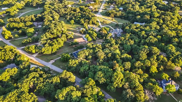 1044 E Woodridge Road, Waxahachie, TX 75165