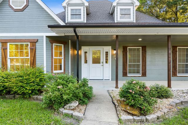 1044 E Woodridge Road, Waxahachie, TX 75165