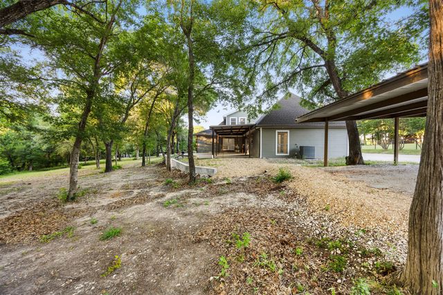 1044 E Woodridge Road, Waxahachie, TX 75165