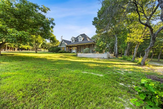 1044 E Woodridge Road, Waxahachie, TX 75165