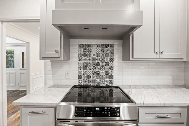 1044 E Woodridge Road, Waxahachie, TX 75165